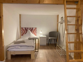 Minimal Hostel No.43